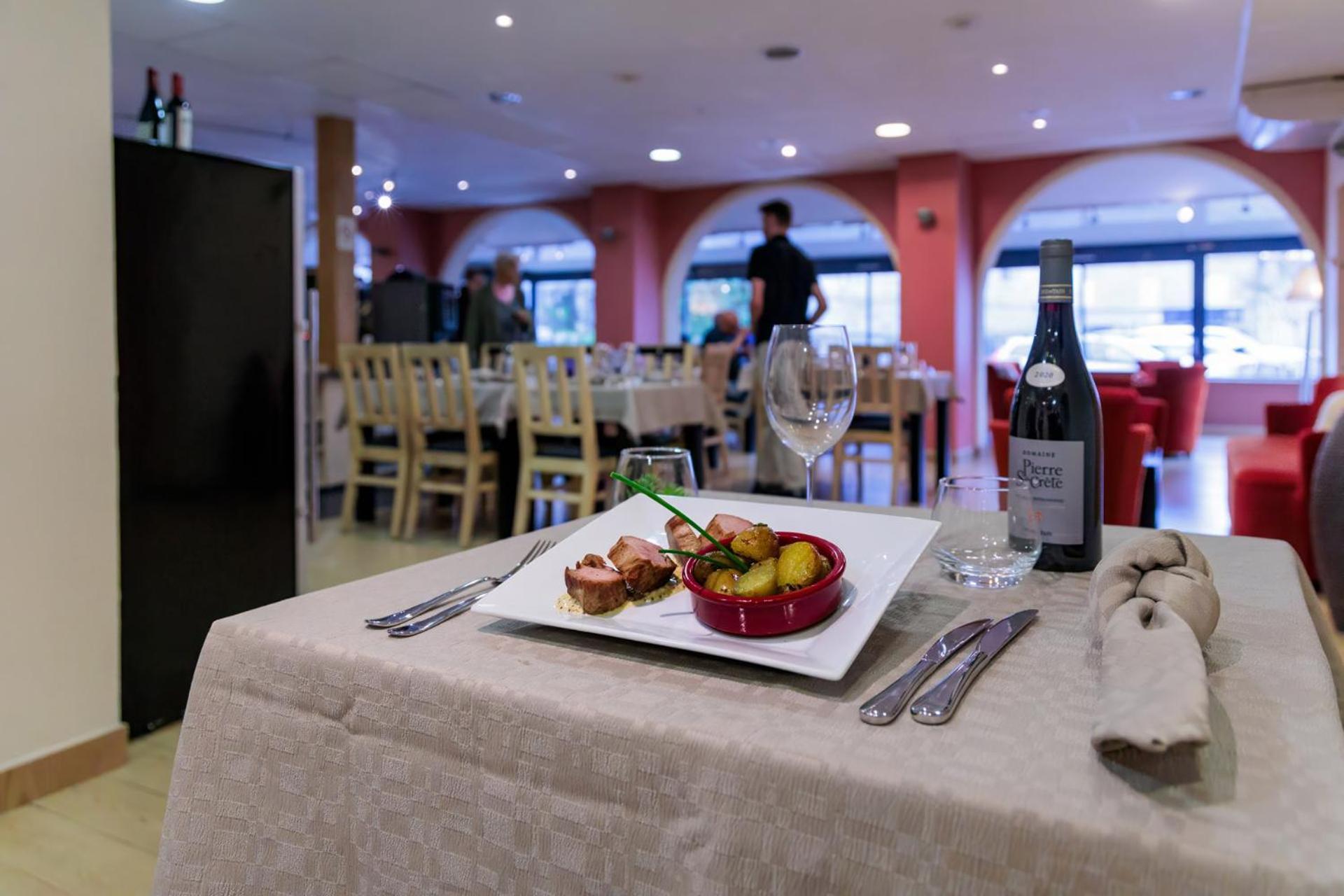 Logis Hotel Restaurant Auberge De La Xaintrie Saint-Privat  Eksteriør bilde